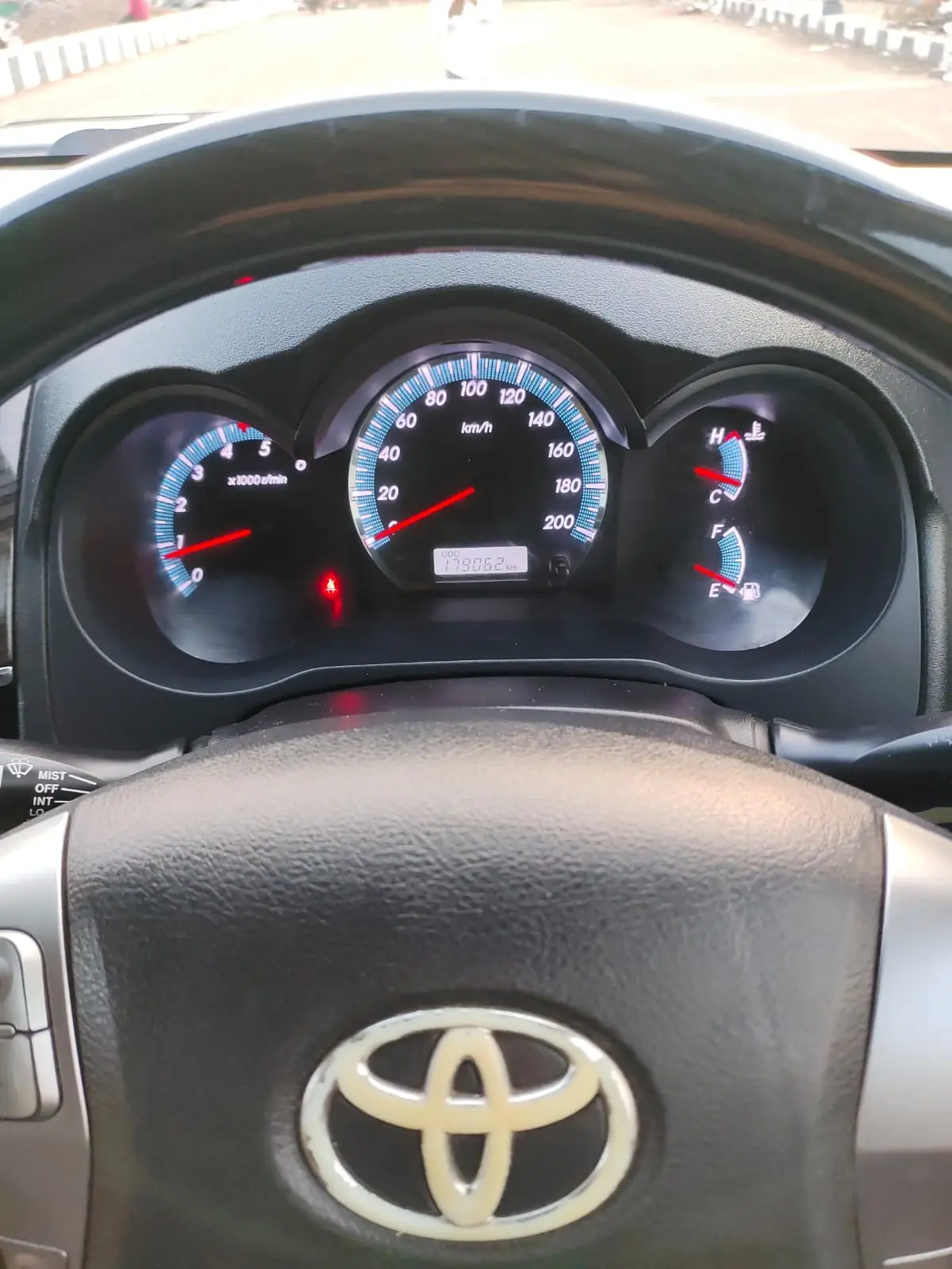 TOYOTA | Toyota Fortuner 2014 4x2 Manual Diesel | 2014
