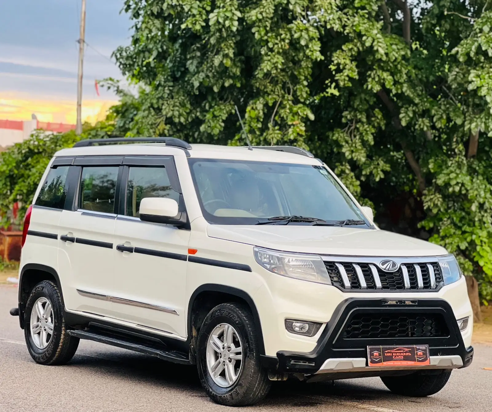 MAHINDRA & MAHINDRA | Mahindra Bolero Neo N10 (R) | 2022