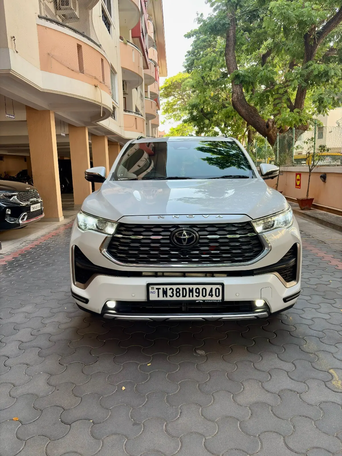 TOYOTA | 2023 Hycross Zx (O) Auto Hybrid | 2023