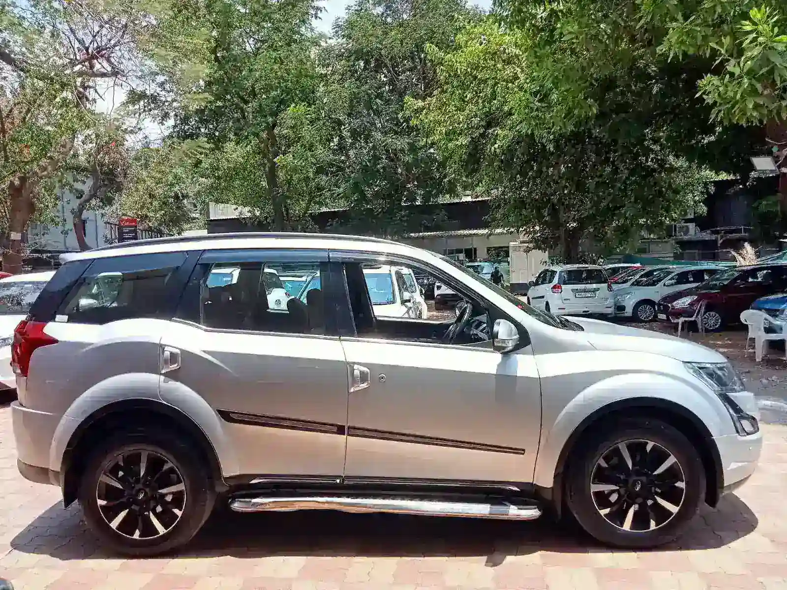 ヒア・フォー・ユー Used MAHINDRA & MAHINDRA | XUV 500 W 11 AUTOMATIC DIESEL | 2021