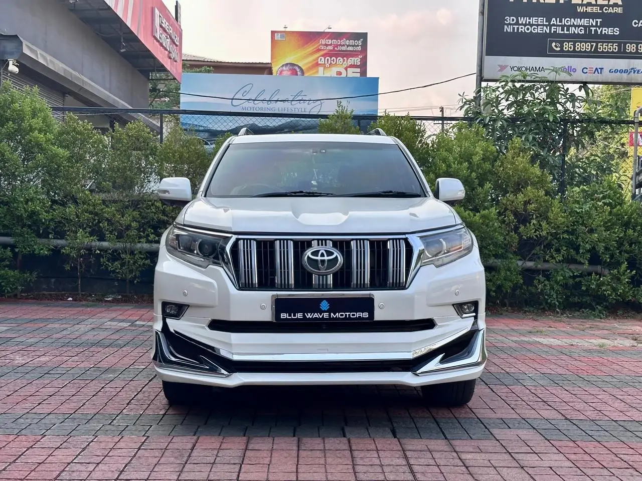 【カタログ】 5 TOYOTA | Toyota Land Cruiser Prado | 2010