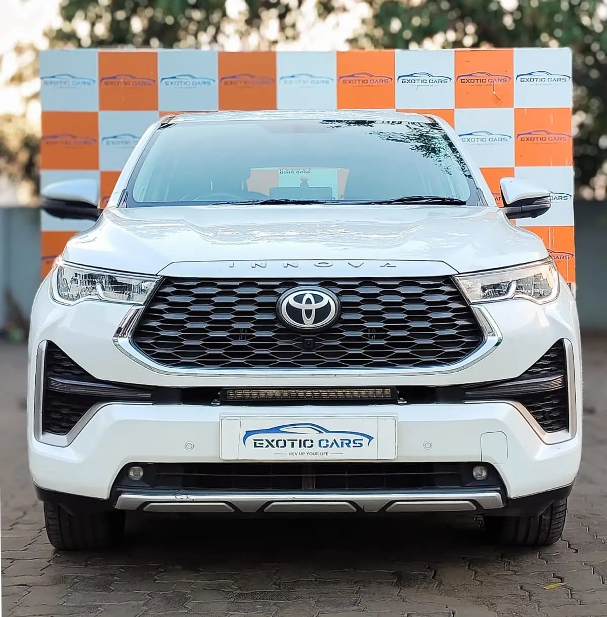 TOYOTA | TOYOTA INNOVA HYCROSS ZX | 2023