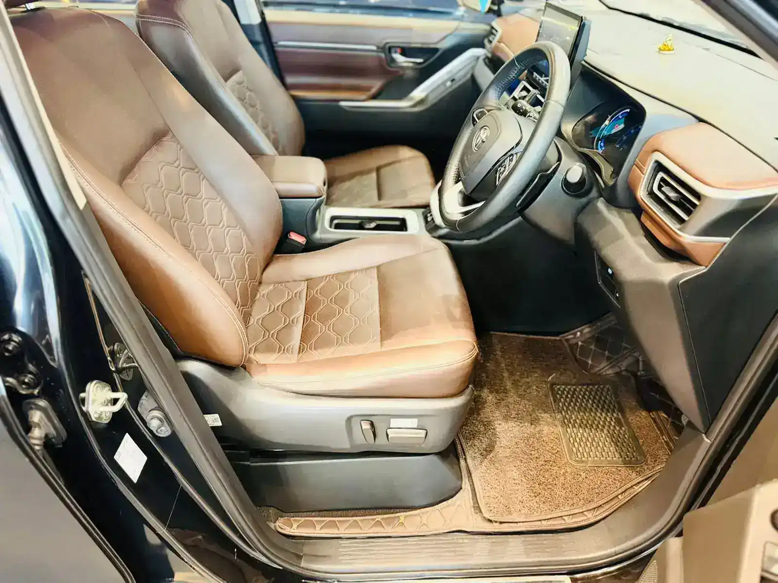 TOYOTA | TOYOTA HYCROSS ZX (O) HYBRID | 2023
