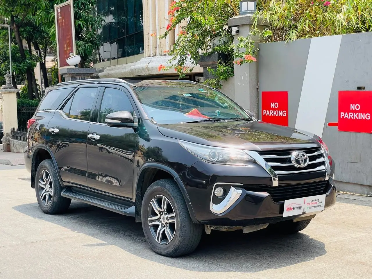 TOYOTA | vip number fortuner 4*2 Automatic | 2017