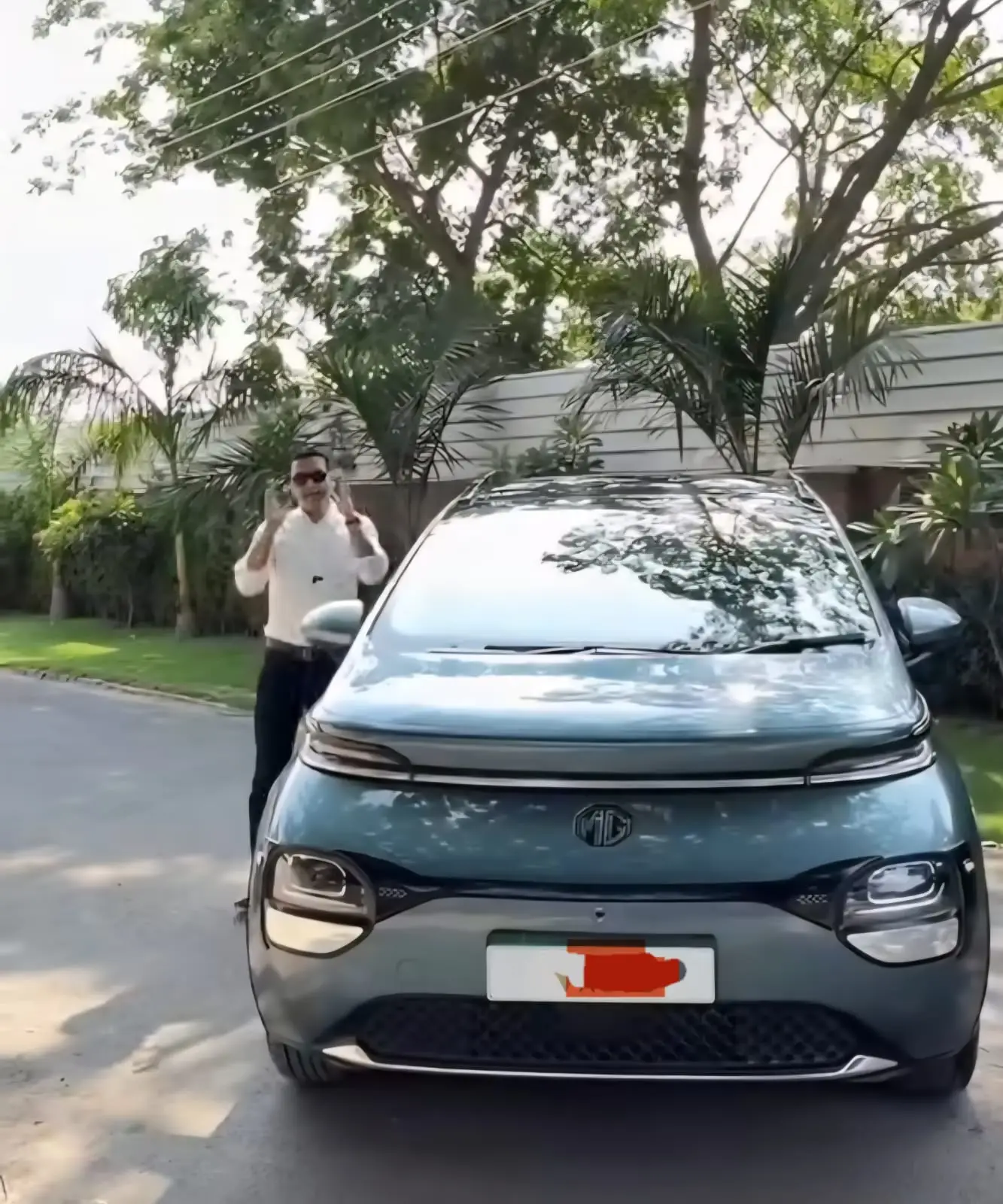 Electric Cars vs Hybrid Cars: Which One Should You Buy in India?