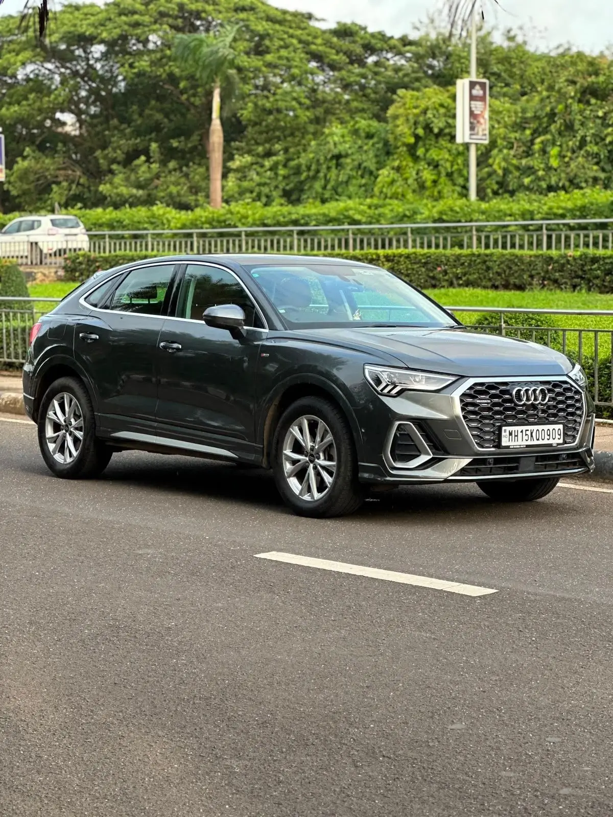 215/65R16 アウディq3 Used AUDI | AUDI Q3 40 TFSI Quattro Premium Plus | 2023